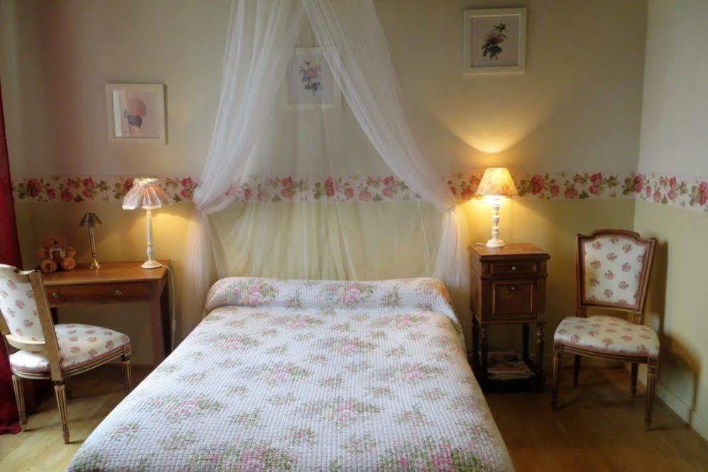 Bed and Breakfast Aux Trois Fontaines à Eynesse Extérieur photo