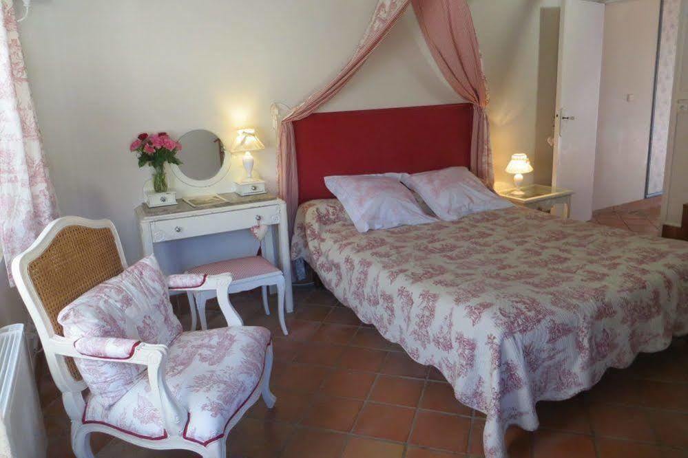 Bed and Breakfast Aux Trois Fontaines à Eynesse Extérieur photo