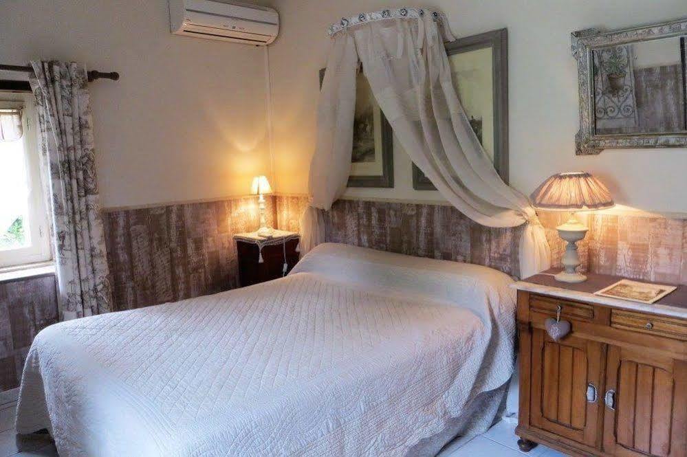 Bed and Breakfast Aux Trois Fontaines à Eynesse Extérieur photo