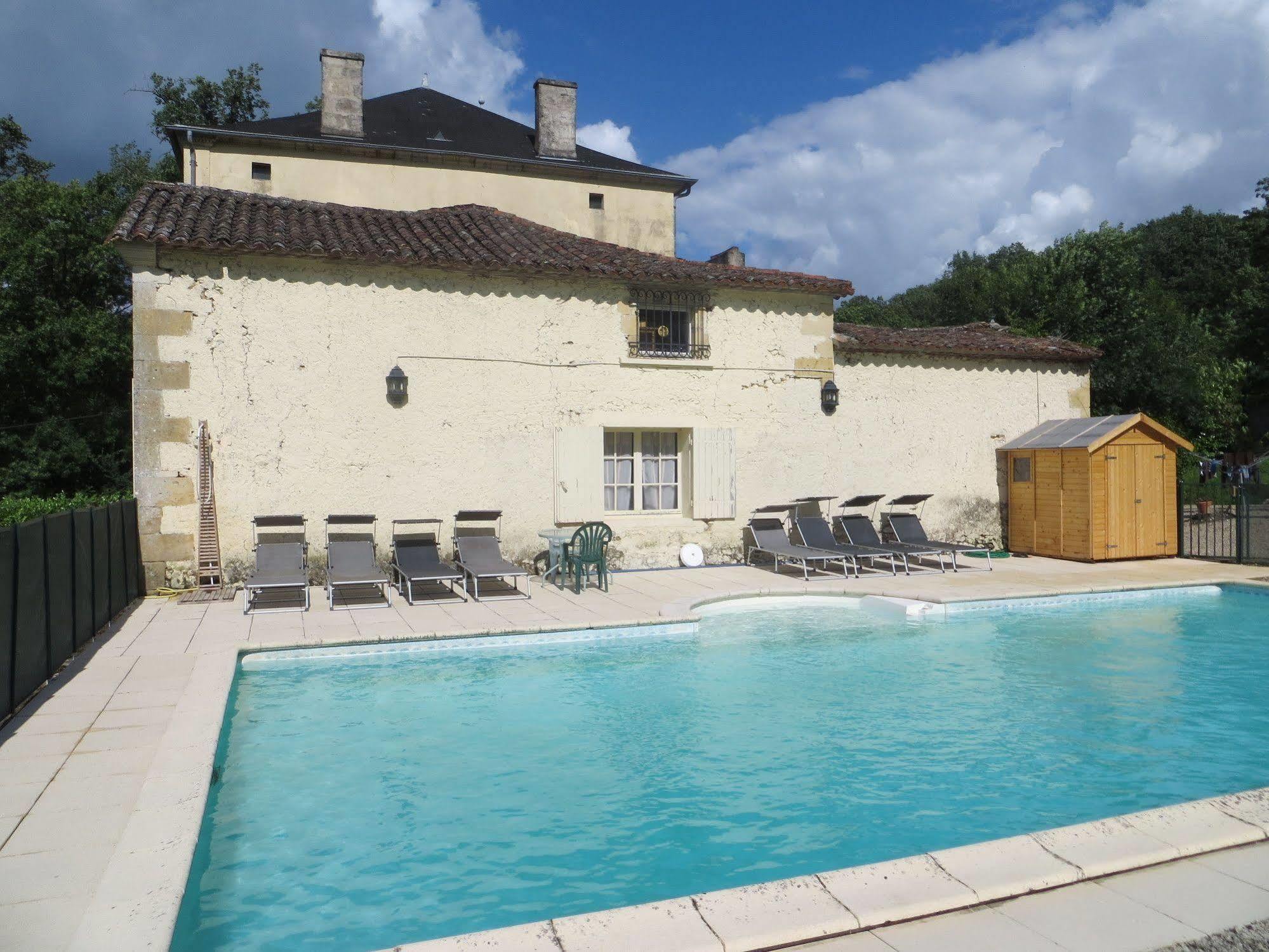 Bed and Breakfast Aux Trois Fontaines à Eynesse Extérieur photo