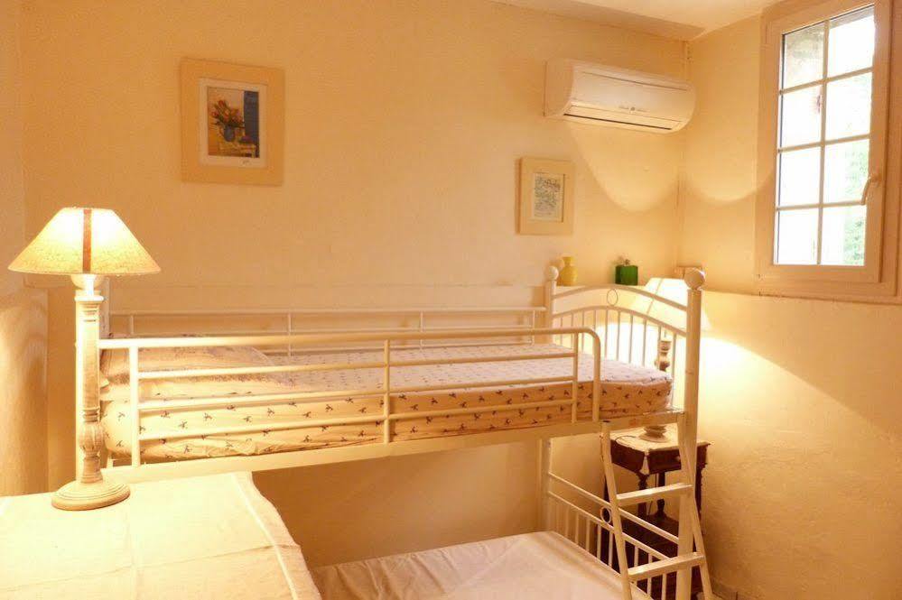 Bed and Breakfast Aux Trois Fontaines à Eynesse Extérieur photo