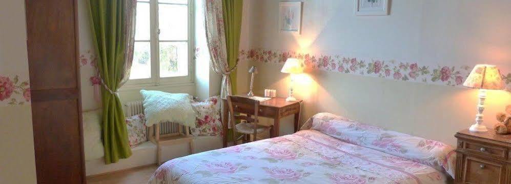 Bed and Breakfast Aux Trois Fontaines à Eynesse Extérieur photo
